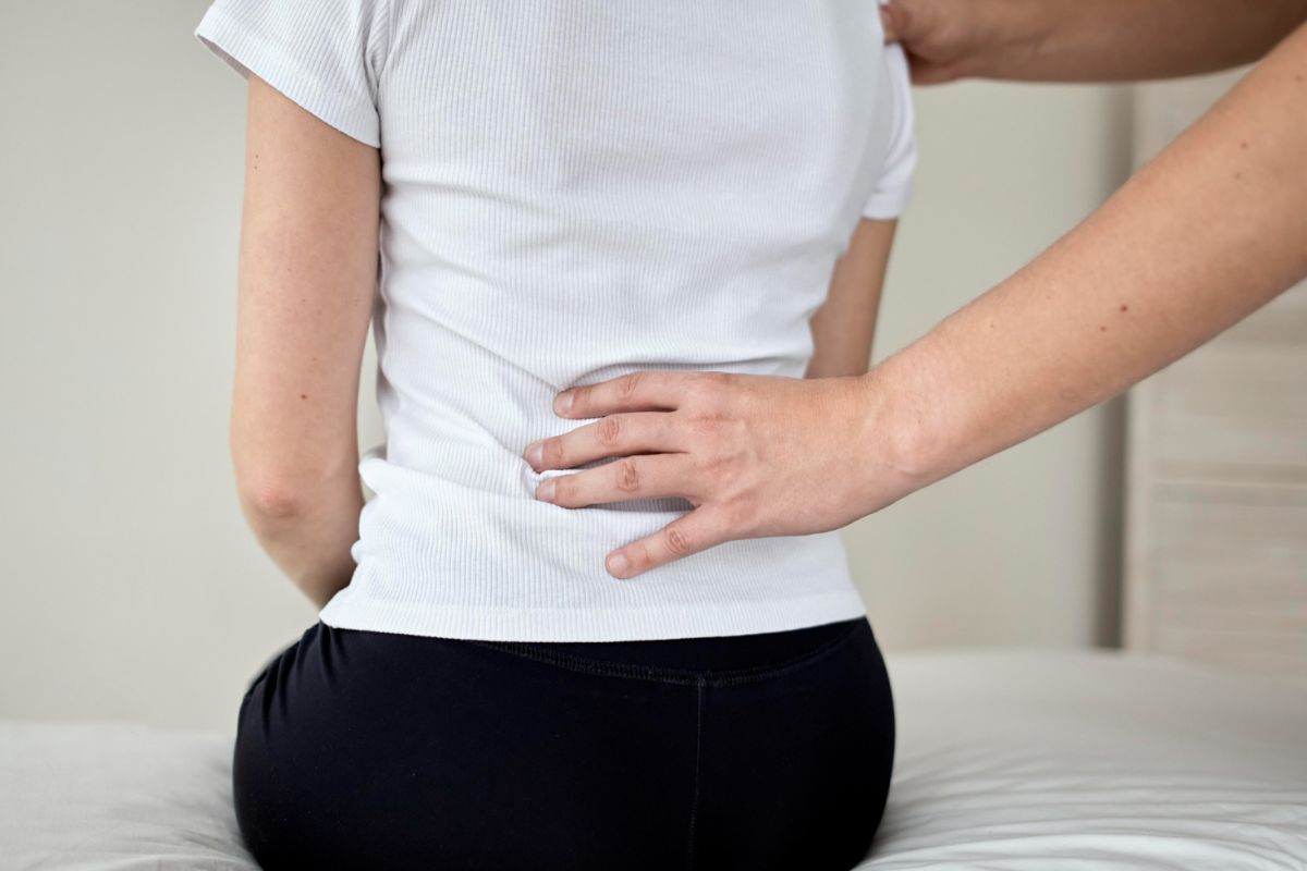 Hiperlordoza – przyczyny, objawy i leczenie